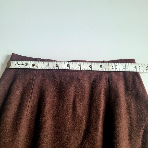 Vintage Alliage brown wool skirt with front bottom pleated details. - Picture 4 of 6